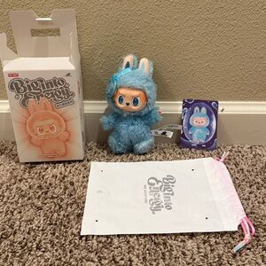 Labubu Big into Energy Hope